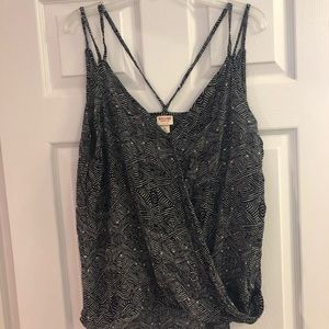 Mossimo Black and White Strappy V-neck Tank Sz XL